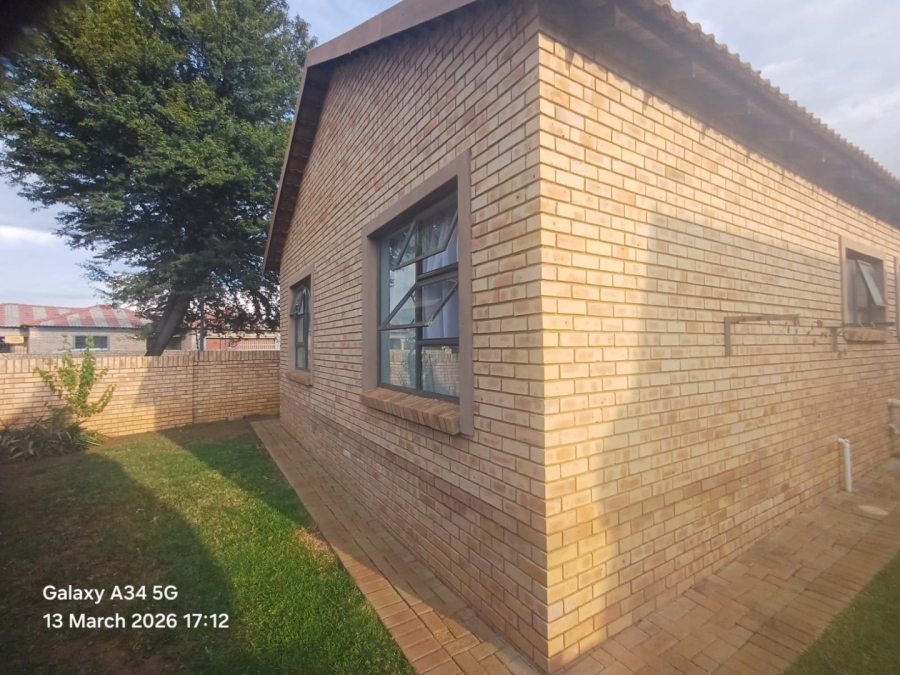 2 Bedroom Property for Sale in Meiringspark North West